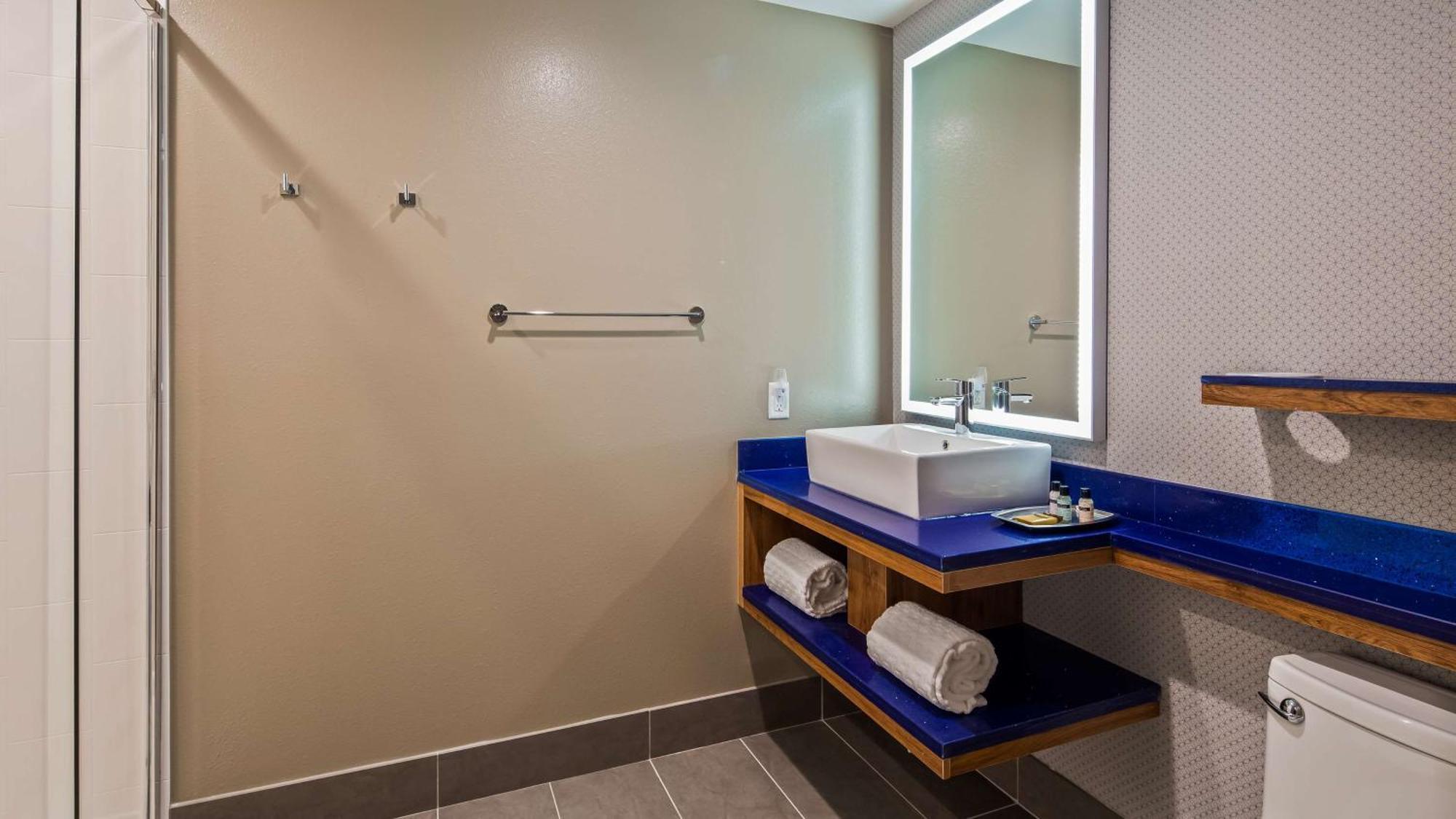 Glo Best Western Tulsa-Catoosa East Route 66 Exterior photo